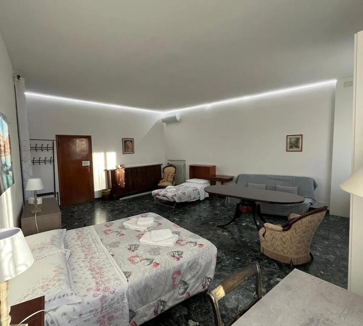 Stefy'S Rooms Venice 0*,  Italy